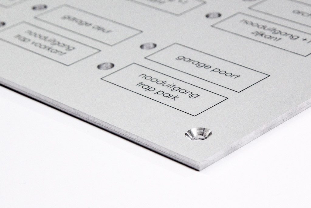 Aluminium - Bedieningspaneel - Frezen/Chanfreinen - Synoptisch bord
